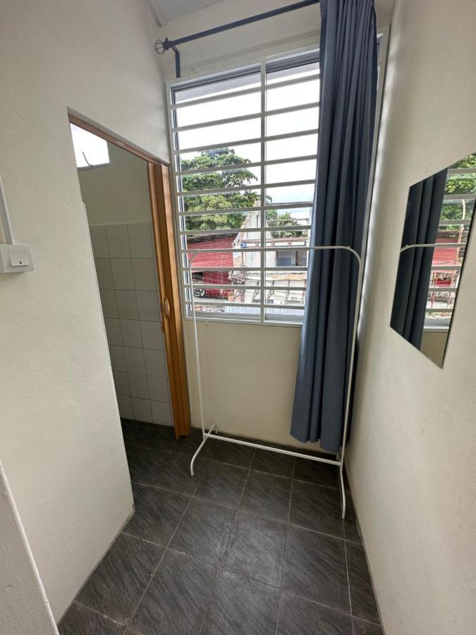 Ww Hostel 22A Private Shower George Town Bagian luar foto