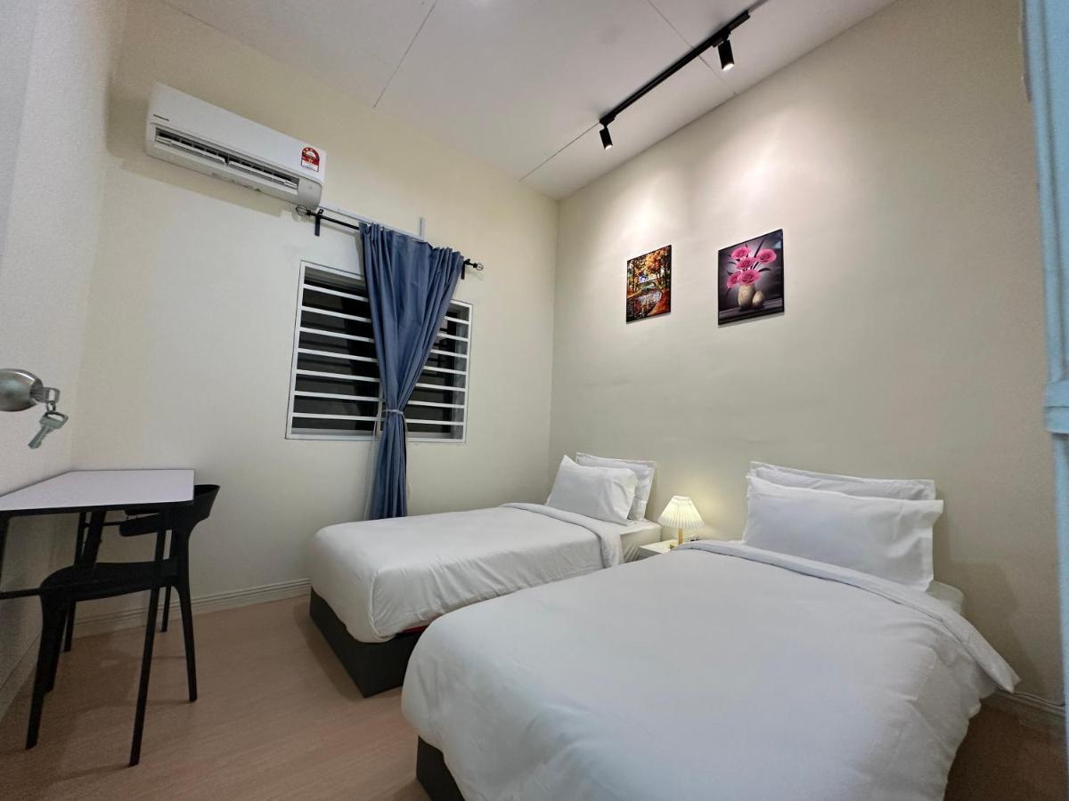 Ww Hostel 22A Private Shower George Town Bagian luar foto