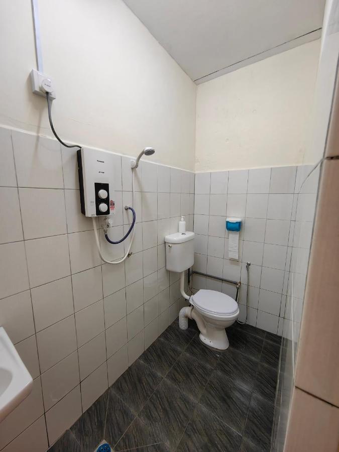 Ww Hostel 22A Private Shower George Town Bagian luar foto