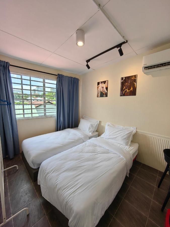 Ww Hostel 22A Private Shower George Town Bagian luar foto
