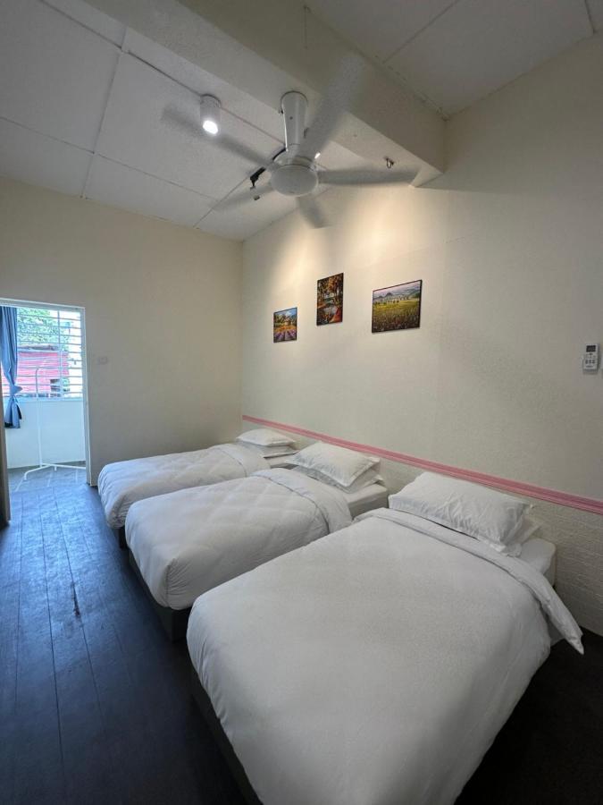 Ww Hostel 22A Private Shower George Town Bagian luar foto